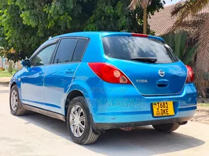 Nissan Tiida 2008 Blue