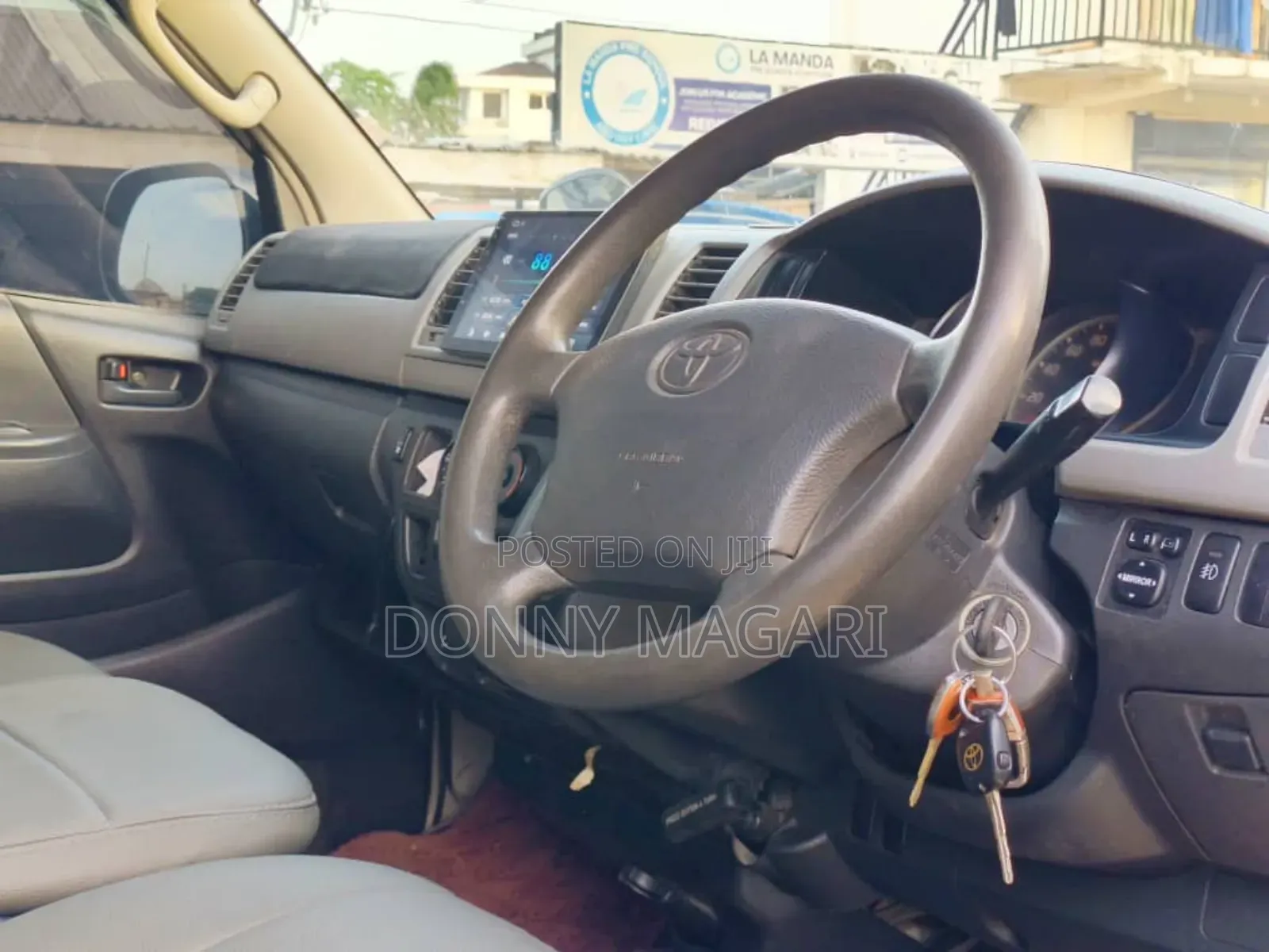 Toyota Quantum 2010 Black