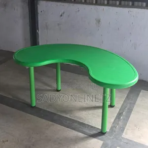 Moonshape Table for School