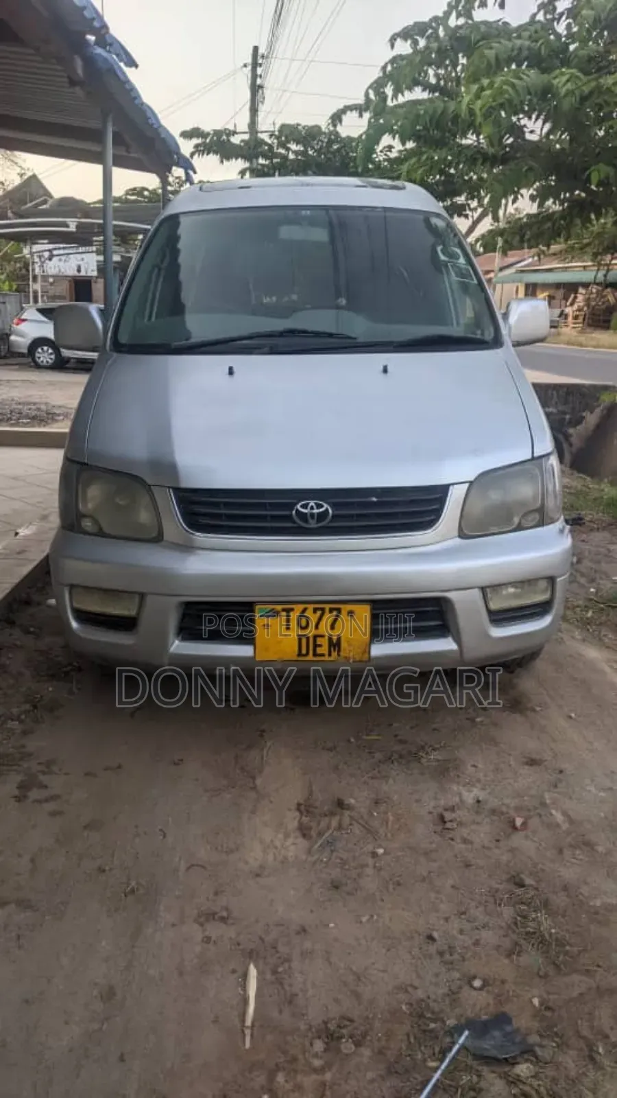 Toyota Noah 2.0 AWD (8 Seater) 2001 Silver