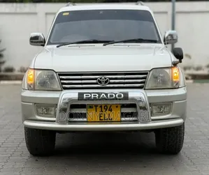 Toyota Land Cruiser Prado 2002 White