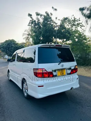 Toyota Alphard 2.4 Petrol AWD 2007 White