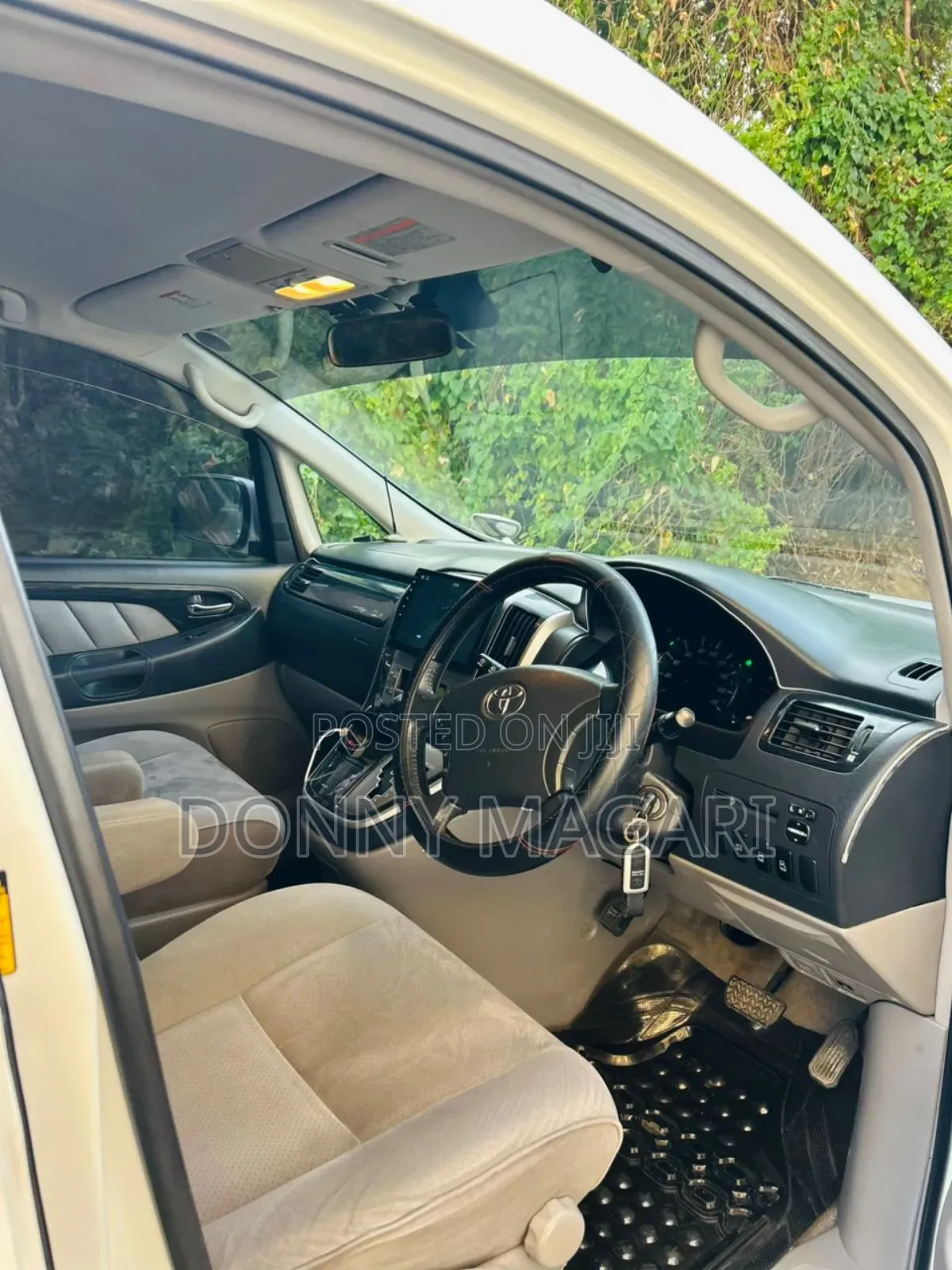 Toyota Alphard 2.4 Petrol AWD 2007 White