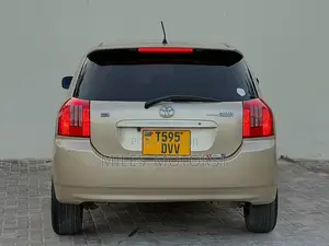 Toyota Corolla RunX 2004 Gold