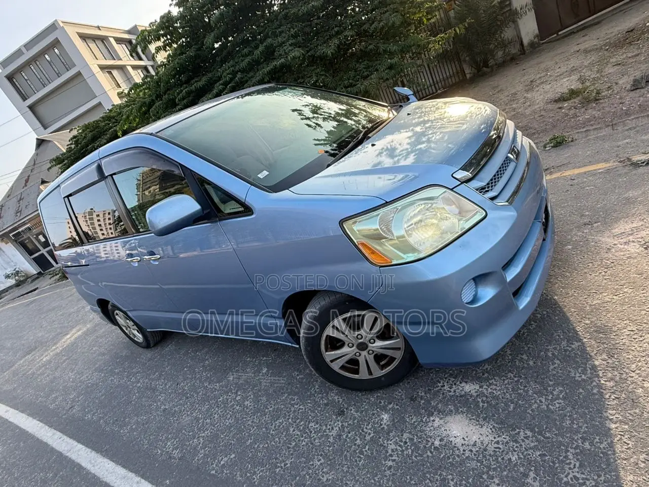 Toyota Noah 2.0 143hp AWD (8 Seater) 2009 Blue