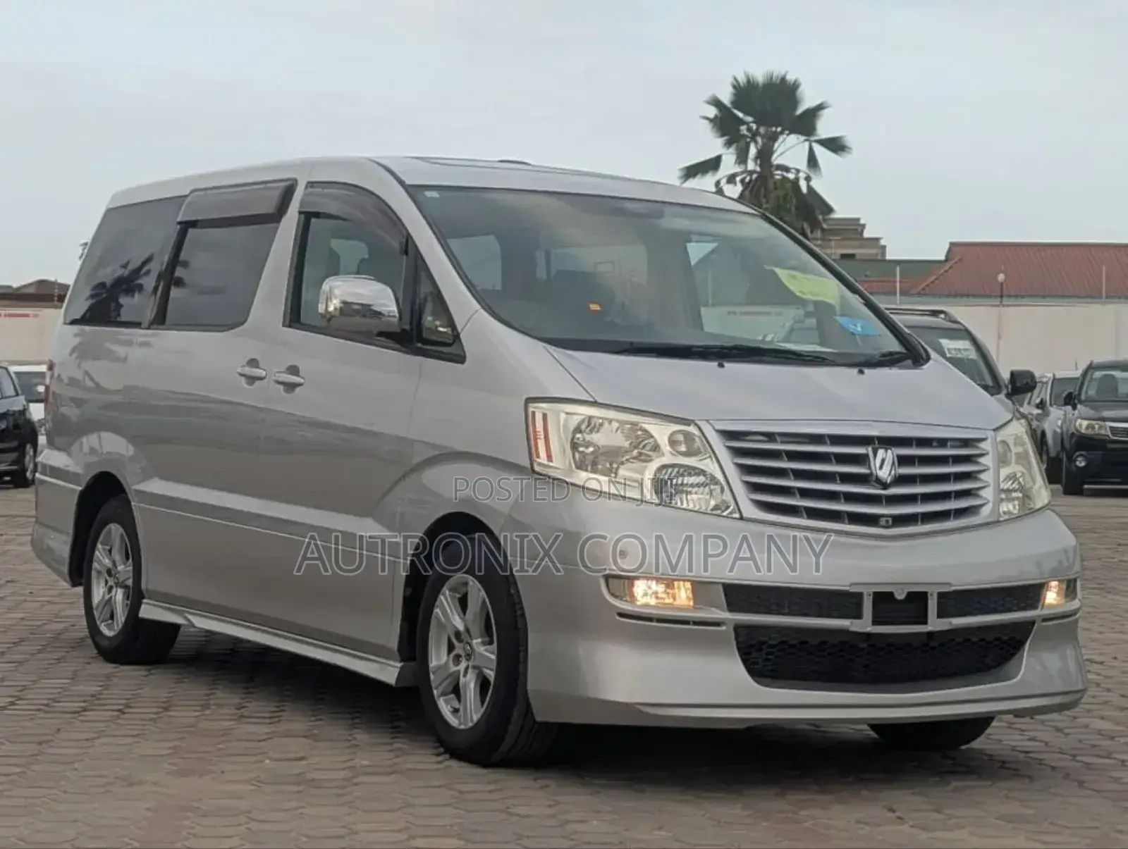 Toyota Alphard 2.4 Petrol AWD 2003 Silver