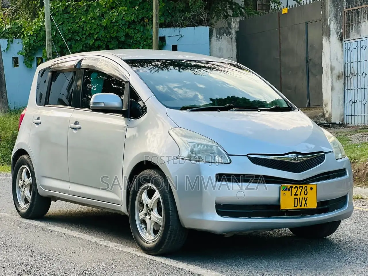 Toyota Ractis 2006 Silver