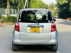 Toyota Ractis 2006 Silver