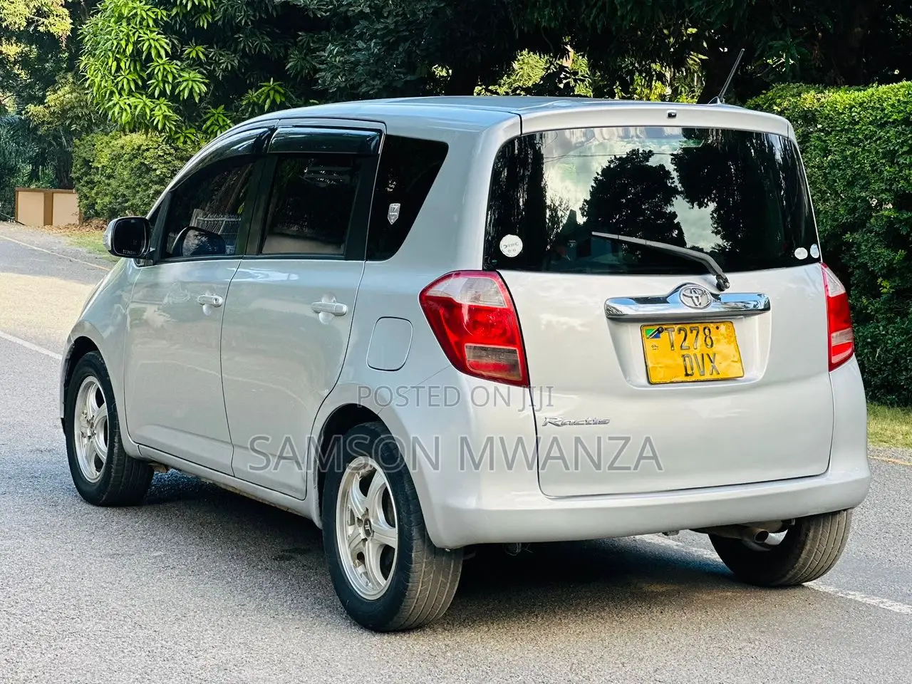 Toyota Ractis 2006 Silver
