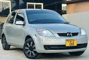 Mazda Demio 2007 Gold