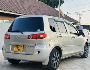 Mazda Demio 2007 Gold