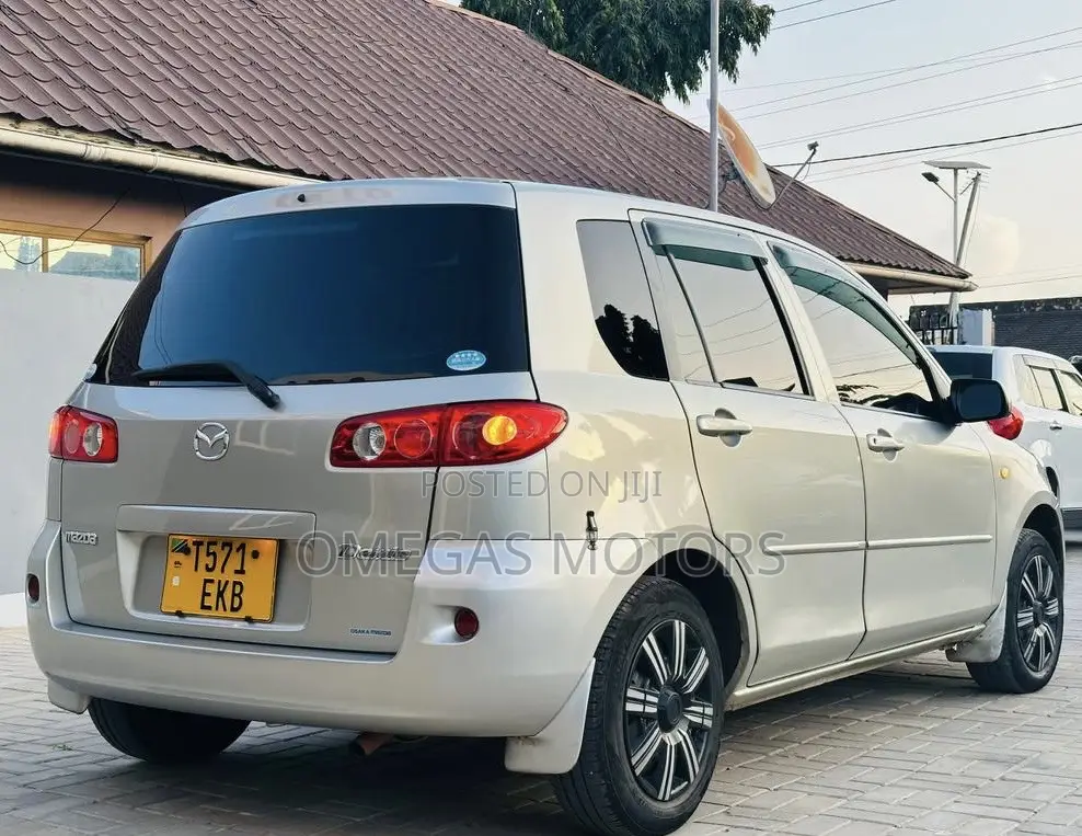 Mazda Demio 2007 Gold