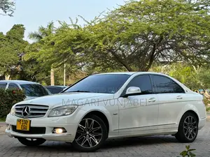 Mercedes-Benz C200 2008 Pearl