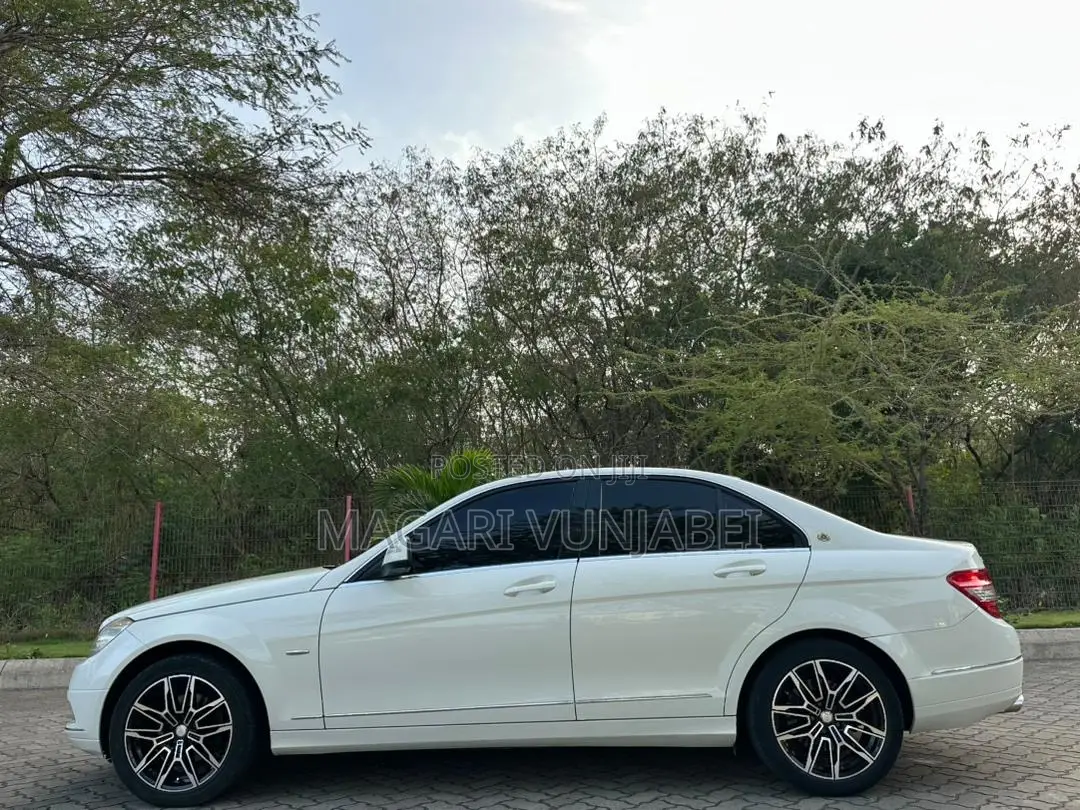 Mercedes-Benz C200 2008 Pearl