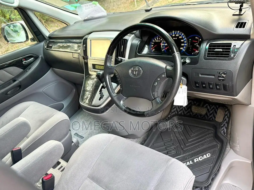 Toyota Alphard 2.4 Petrol FWD 2006 Pearl