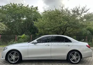 Mercedes-Benz E200 2017 Silver