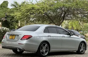 Mercedes-Benz E200 2017 Silver