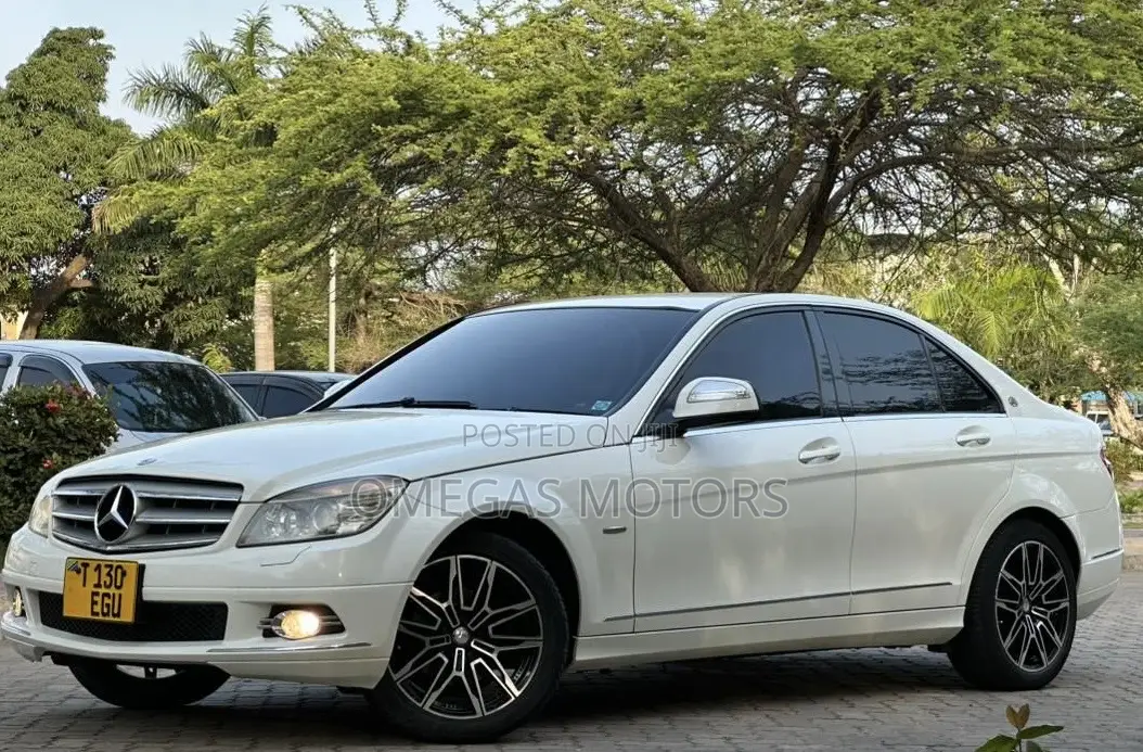 Mercedes-Benz C-Class 2008 Pearl