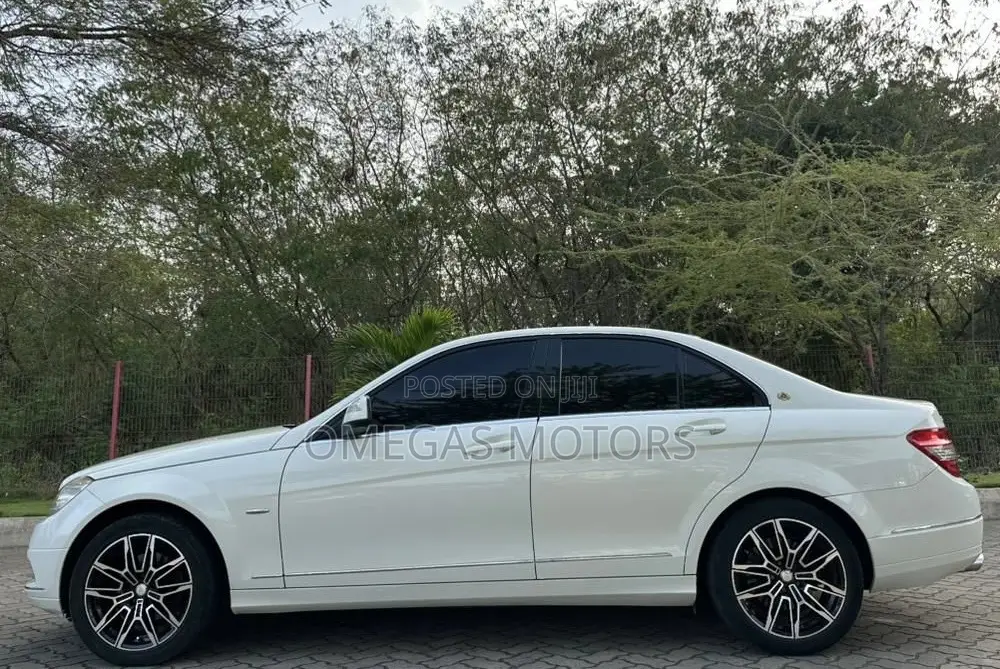 Mercedes-Benz C-Class 2008 Pearl