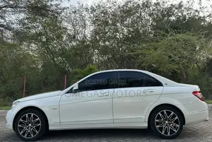 Mercedes-Benz C-Class 2008 Pearl