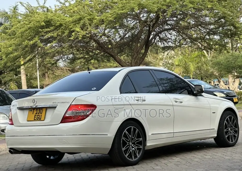 Mercedes-Benz C-Class 2008 Pearl