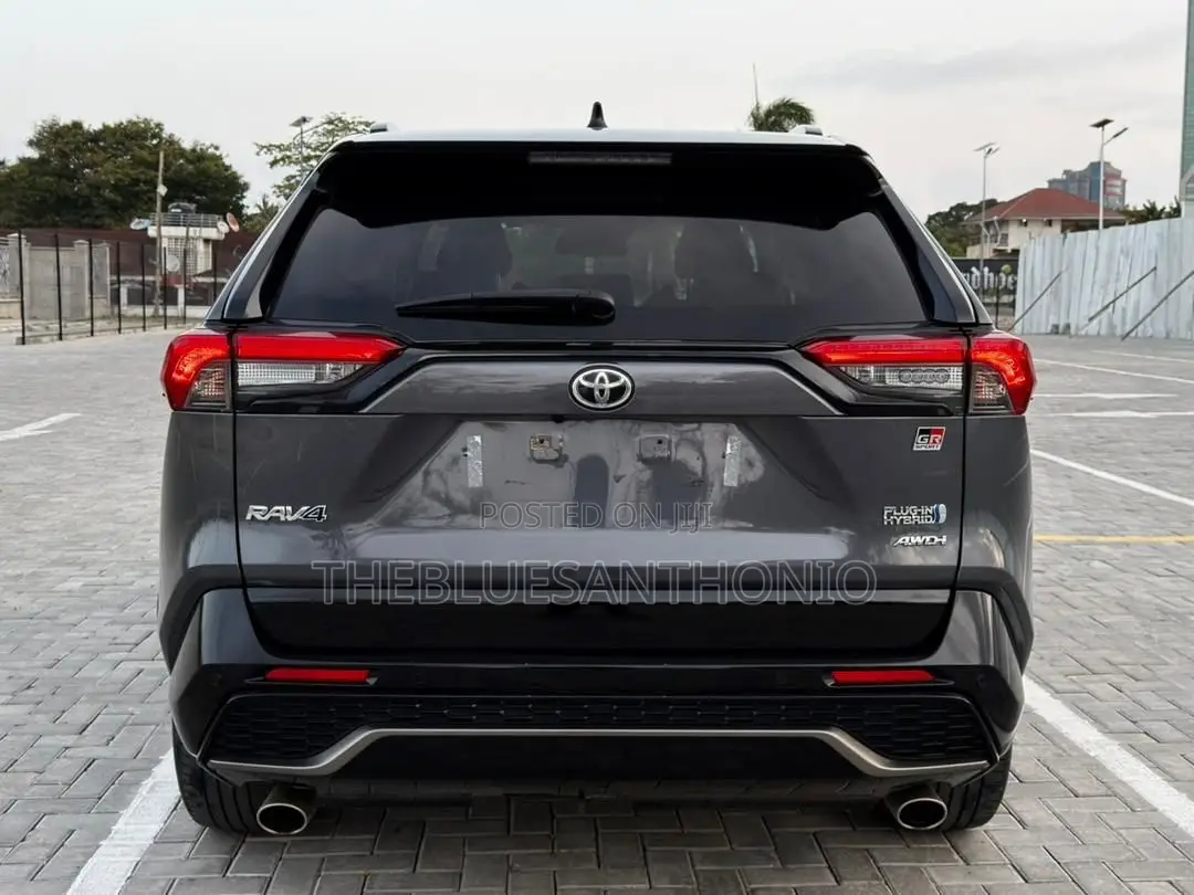 New Toyota RAV4 Hybrid 2024 Gray