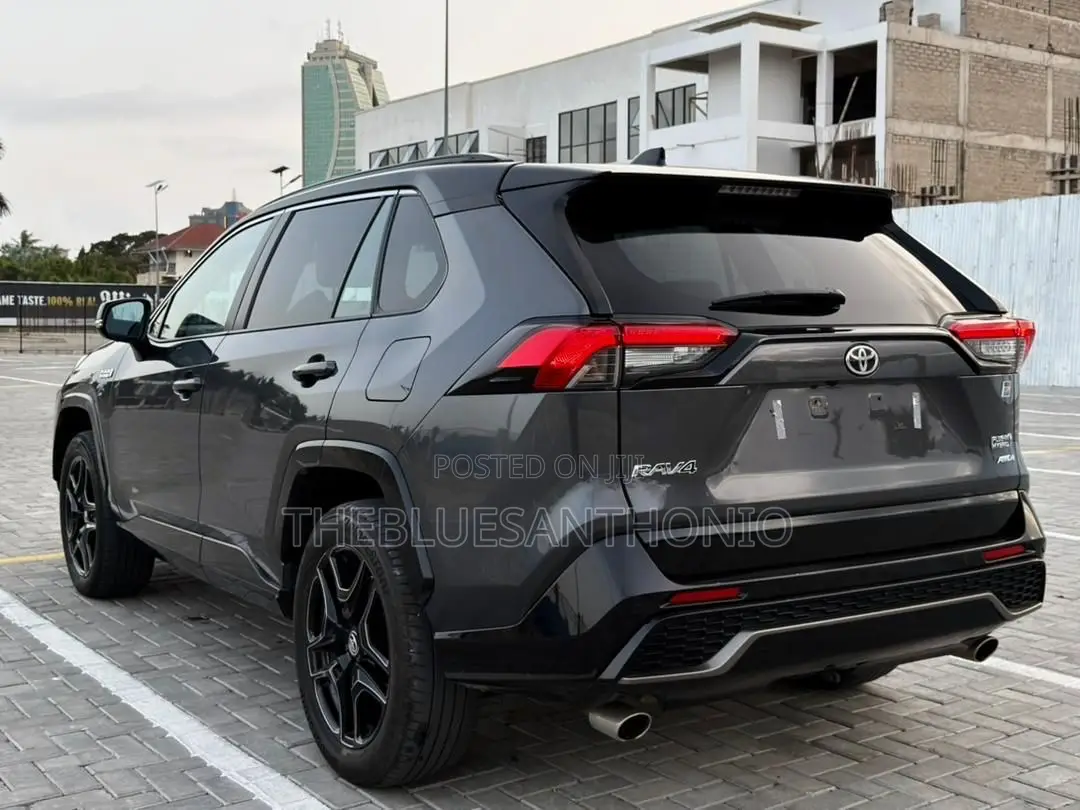 New Toyota RAV4 Hybrid 2024 Gray