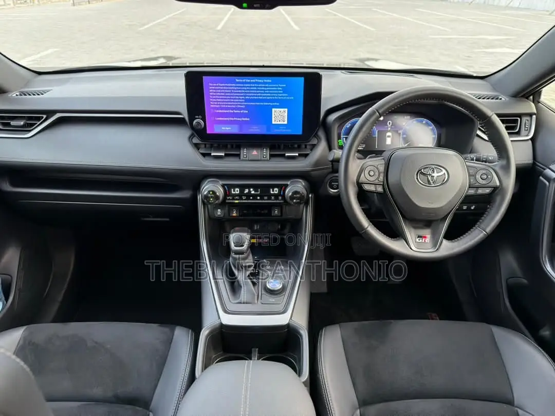 New Toyota RAV4 Hybrid 2024 Gray