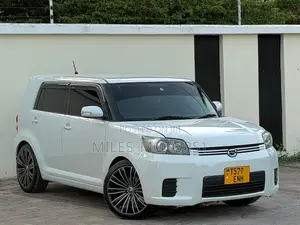 Toyota Corolla Rumion 2009 White
