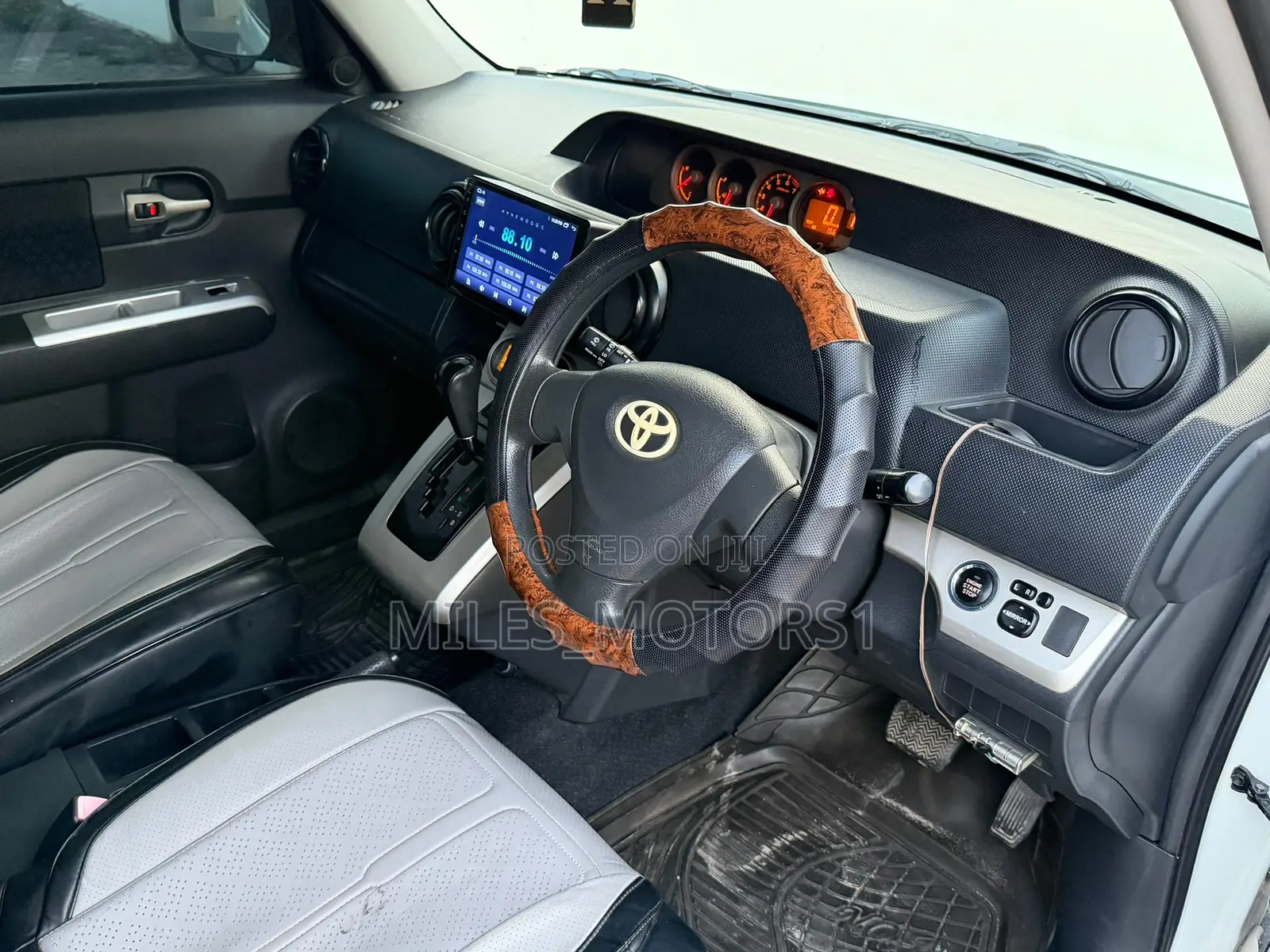 Toyota Corolla Rumion 2009 White