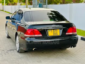 Toyota Crown 2006 Black