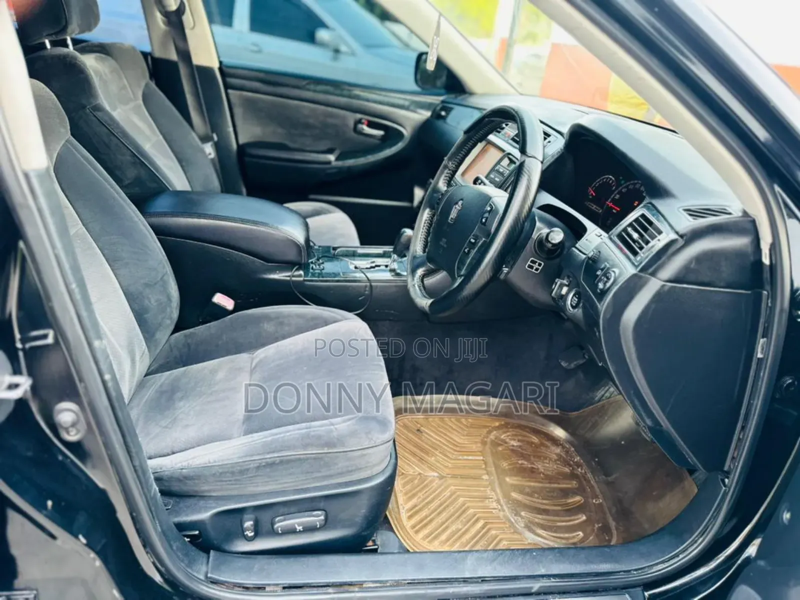 Toyota Crown 2006 Black
