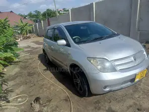 Toyota IST 2003 Silver