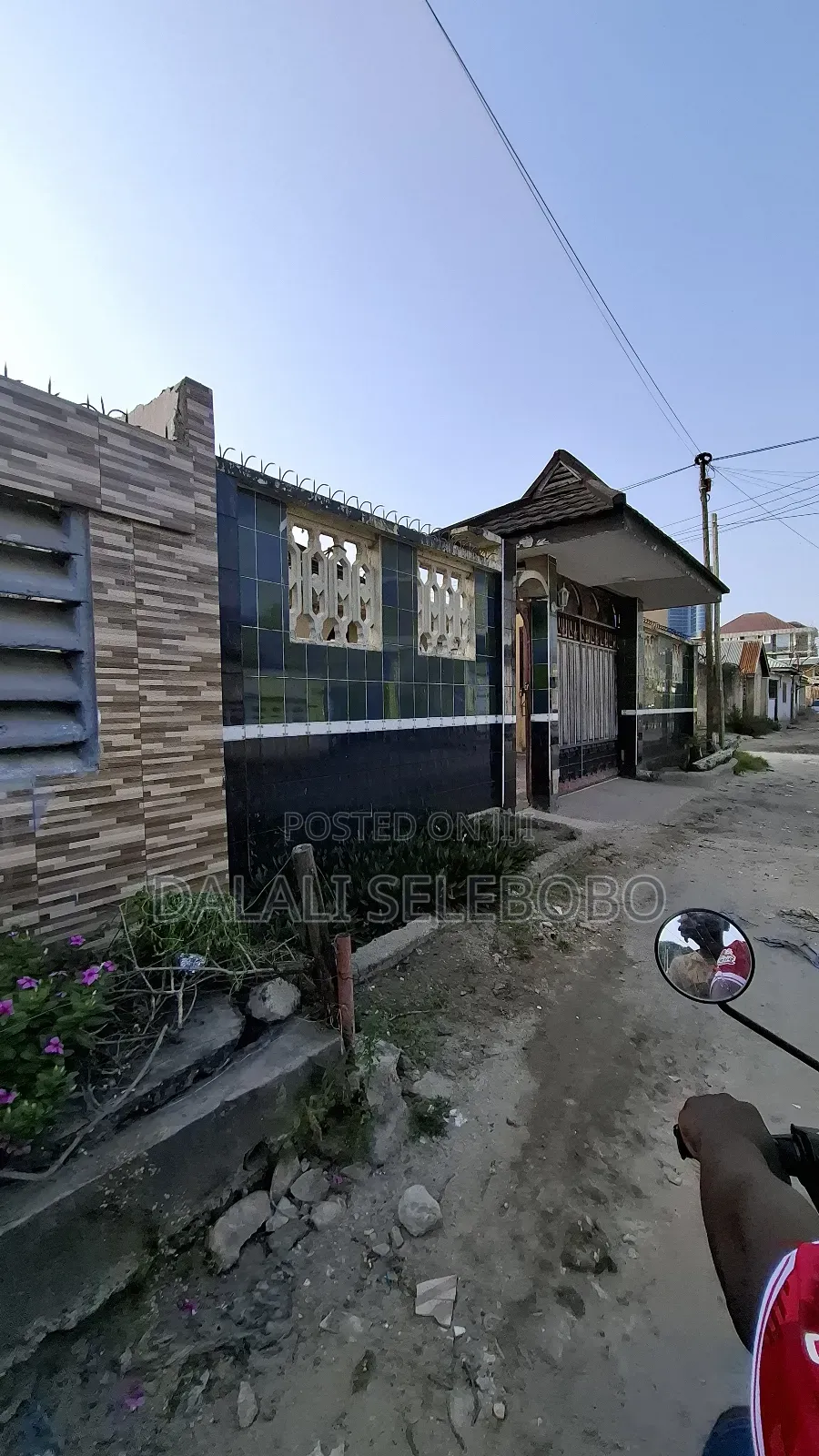 5bdrm Bungalow in Sinza for sale