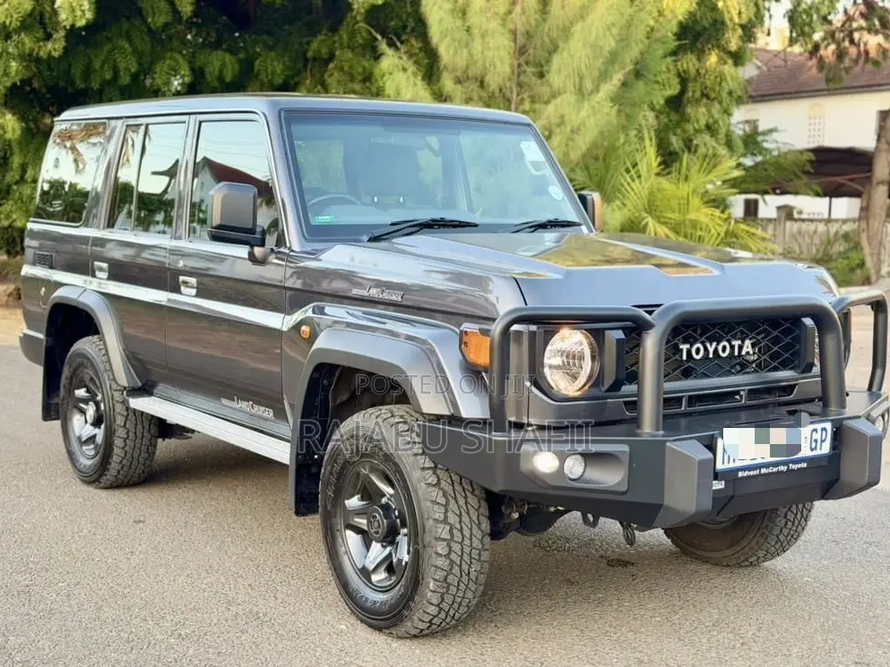 New Toyota Land Cruiser 79 Series 2025 Gray