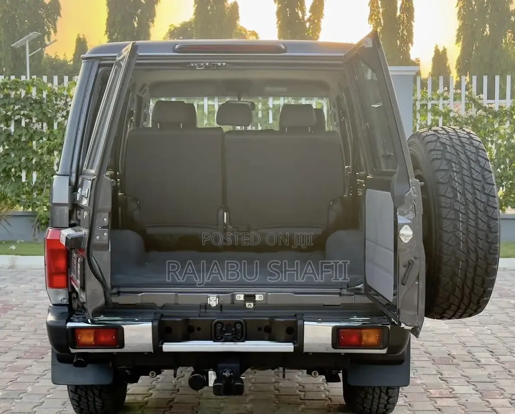 New Toyota Land Cruiser 79 Series 2025 Gray