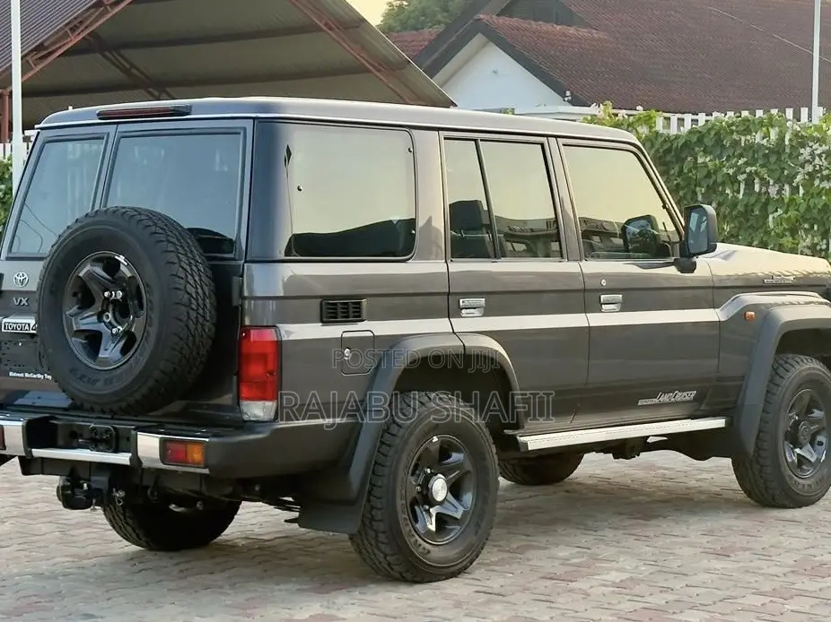 New Toyota Land Cruiser 79 Series 2025 Gray