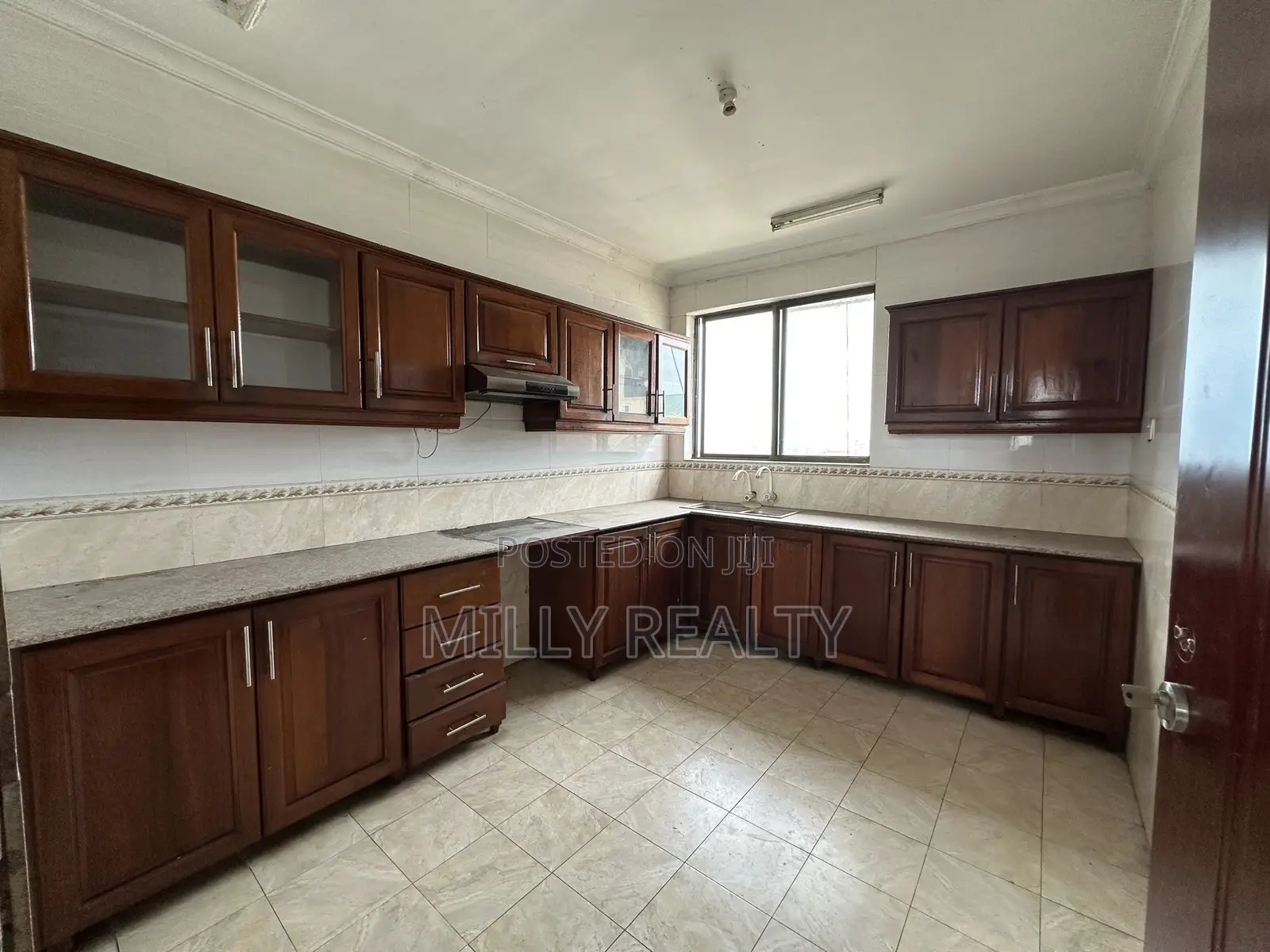 2bdrm Apartment in Lumumba Street, Kariakoo for sale