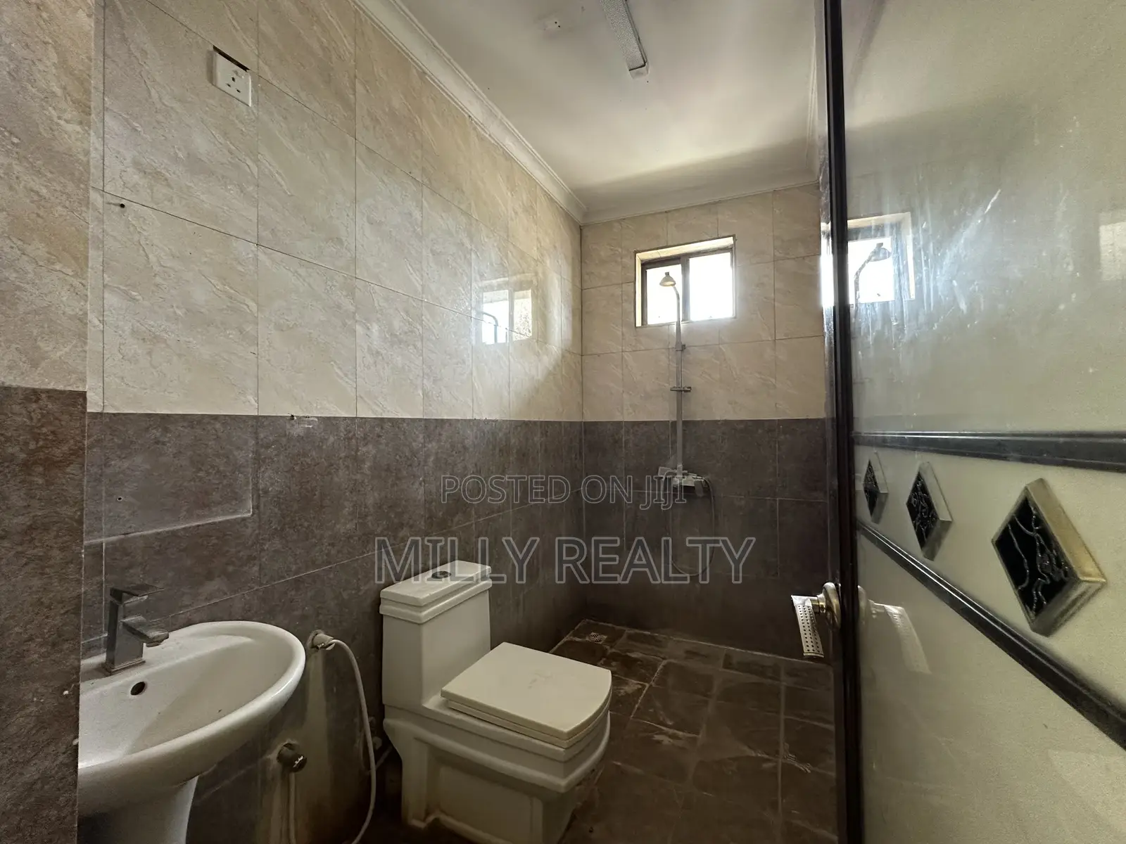 2bdrm Apartment in Lumumba Street, Kariakoo for sale
