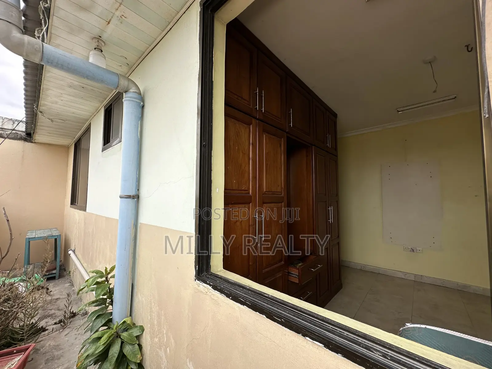 2bdrm Apartment in Lumumba Street, Kariakoo for sale