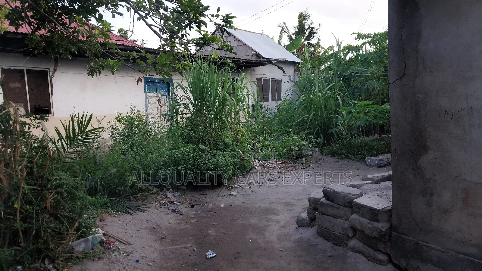 6bdrm Block Of Flats In Mbigili, Kilakala For Sale