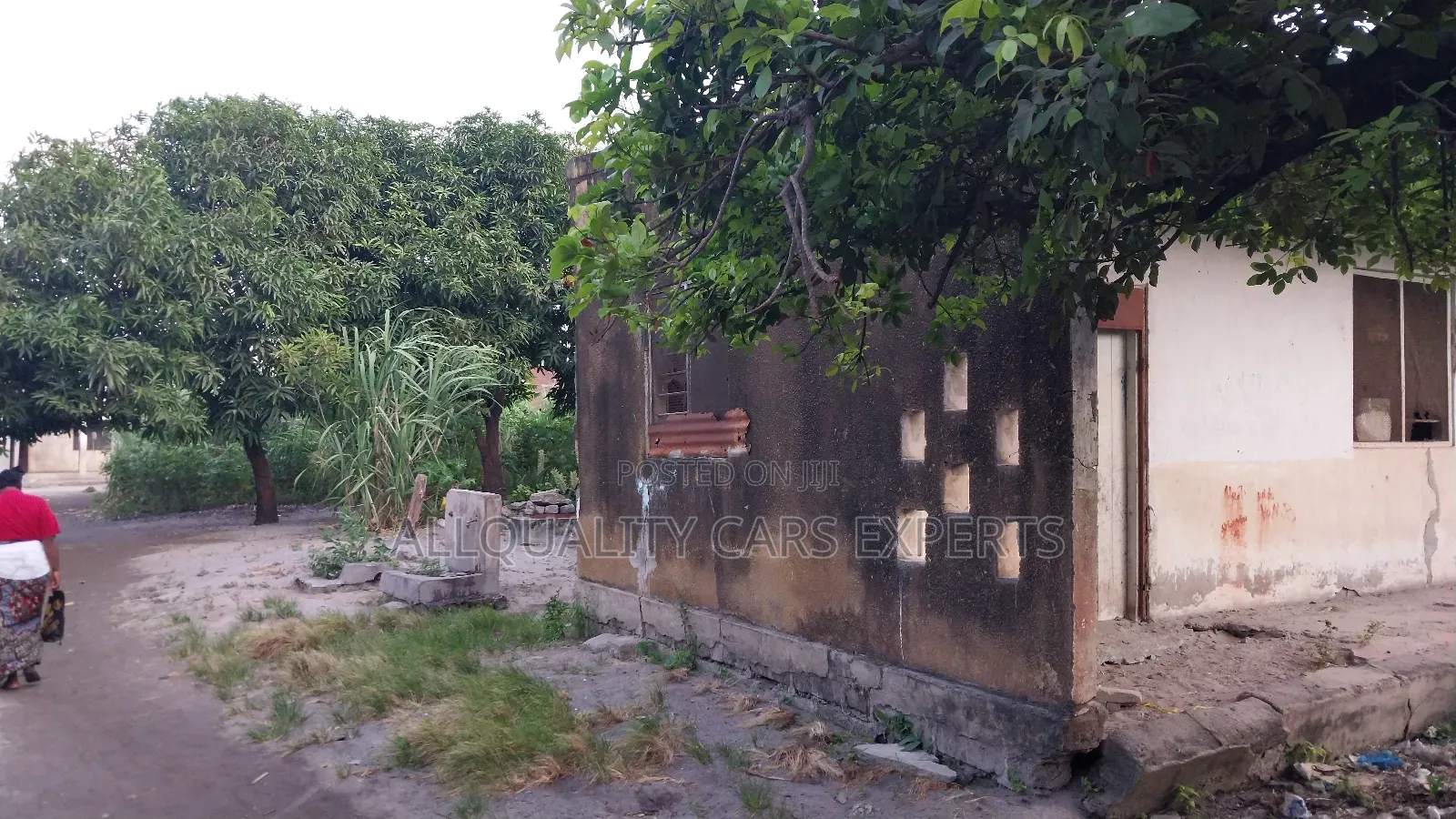 6bdrm Block Of Flats In Mbigili, Kilakala For Sale