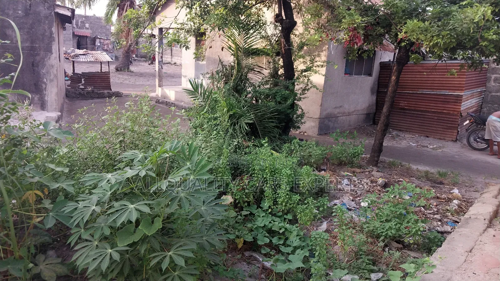 6bdrm Block Of Flats In Mbigili, Kilakala For Sale