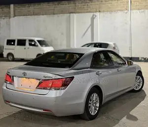 Toyota Crown 2014 Silver