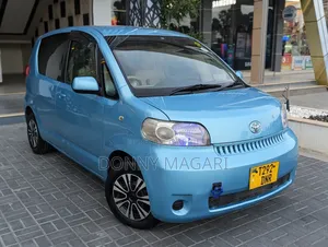 Toyota Porte 2005 Blue