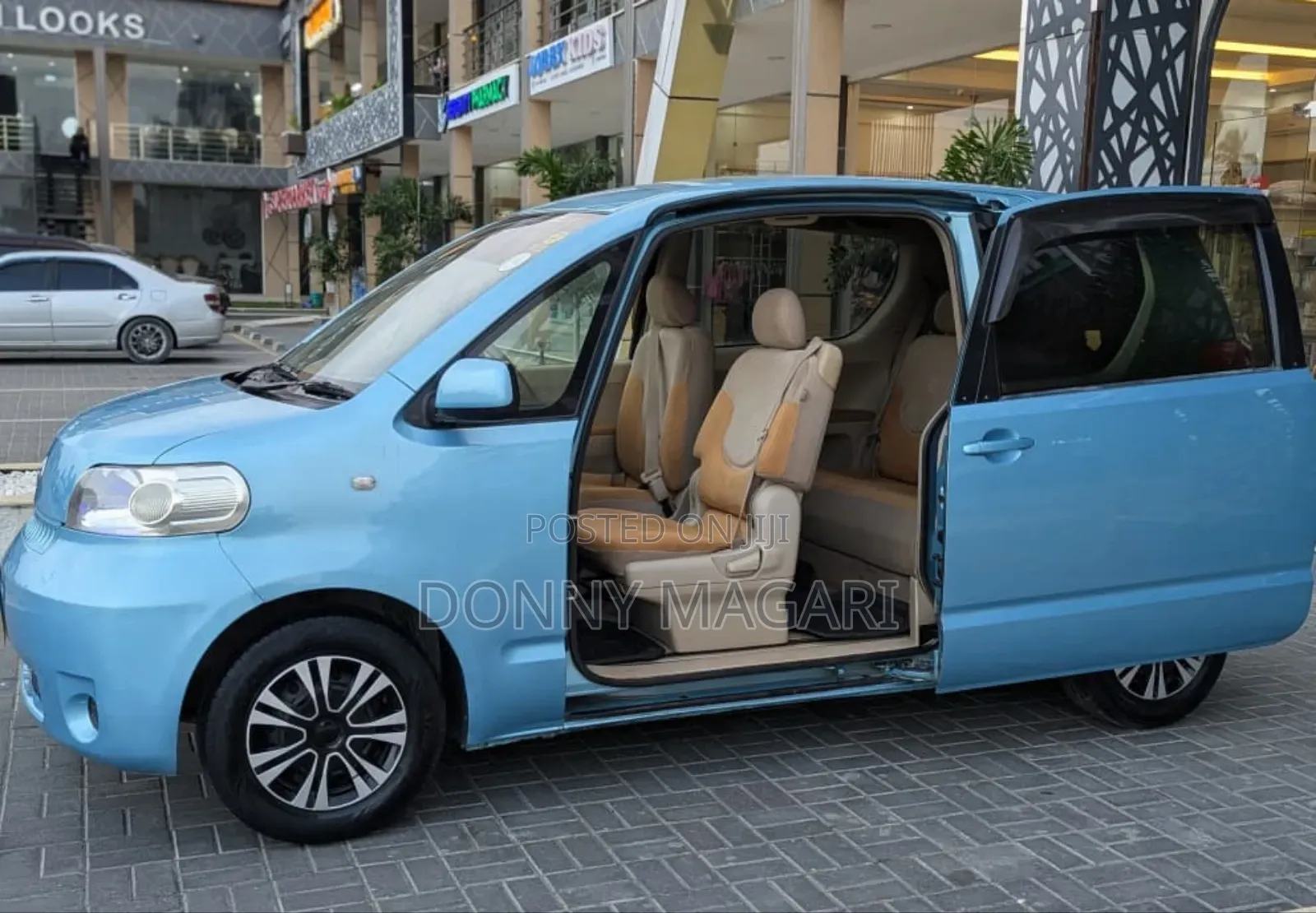 Toyota Porte 2005 Blue