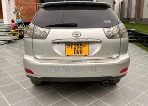 Toyota Harrier 2004 Silver