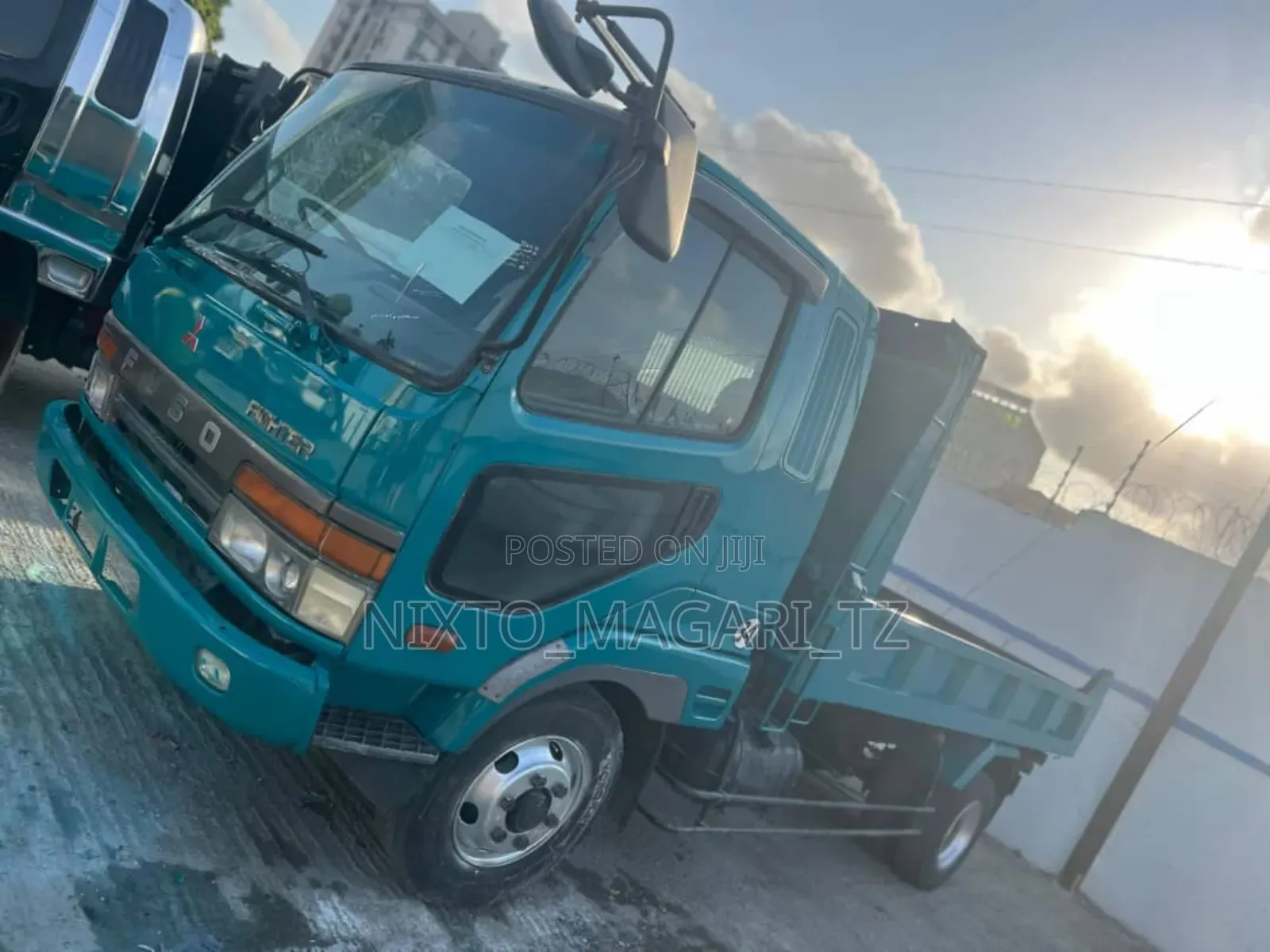Mitsubishi Fuso 2000 Green