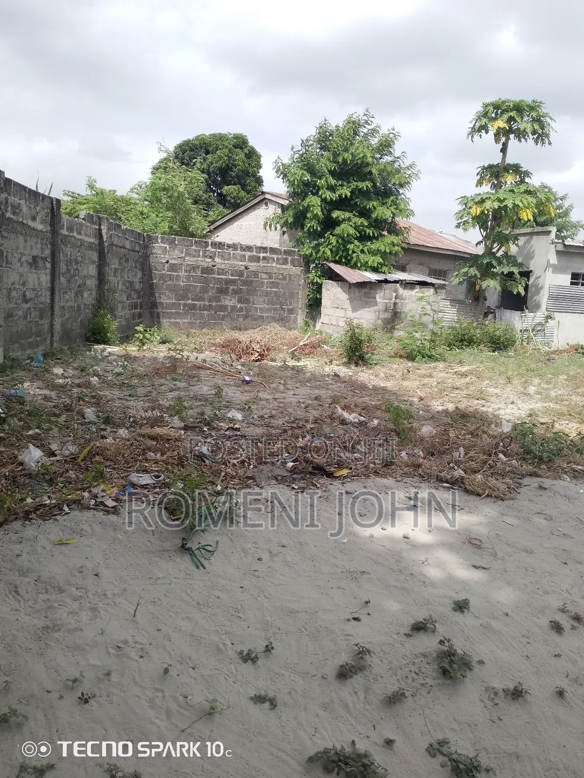 Kiwanja Sqmita 600 Kinauzwa Milioni 15 Gongolamboto Majohe Rada.