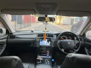 Toyota Crown Royale 2005 White